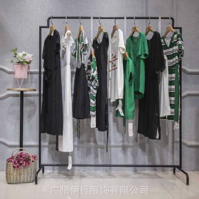 秋冬女裝批發市場趨勢與熱門品牌解析——以紫木衫、香依倩穎為例