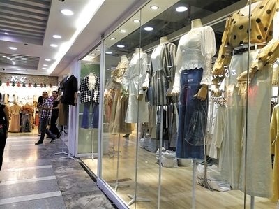 老牌服裝專業市場轉型自救 電商與設計雙輪驅動，能否破局突圍？